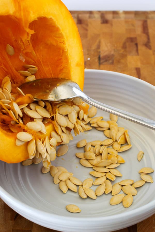 removing seeds from pumpkin