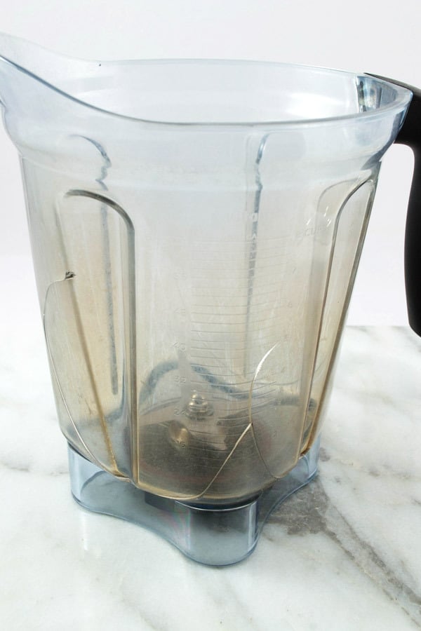 cracked Vitamix container