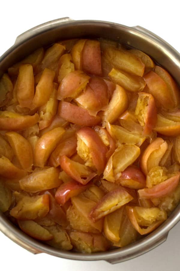 pan of cooked apples
