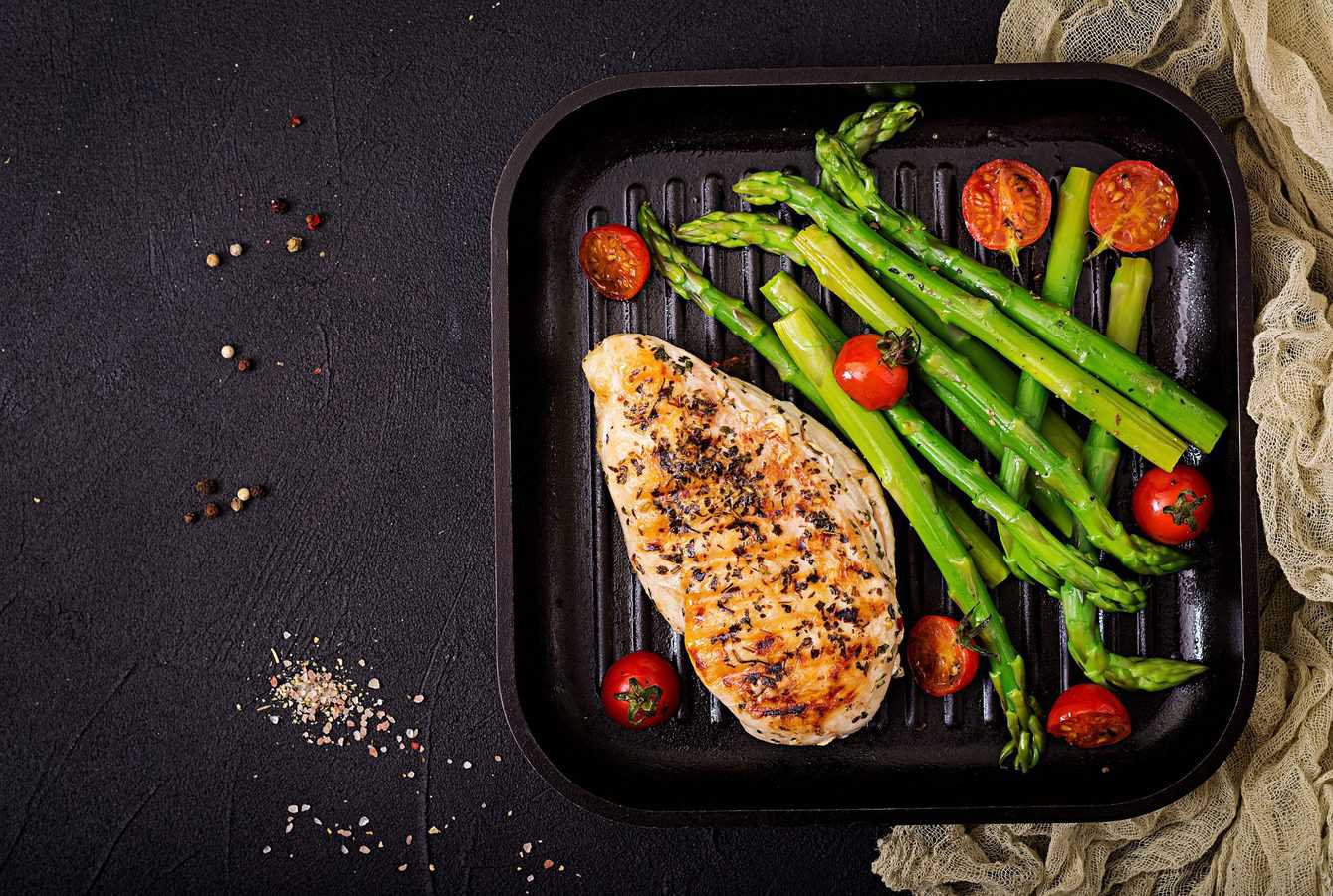 grilled chicken and asparagus with montreal steak seasoning