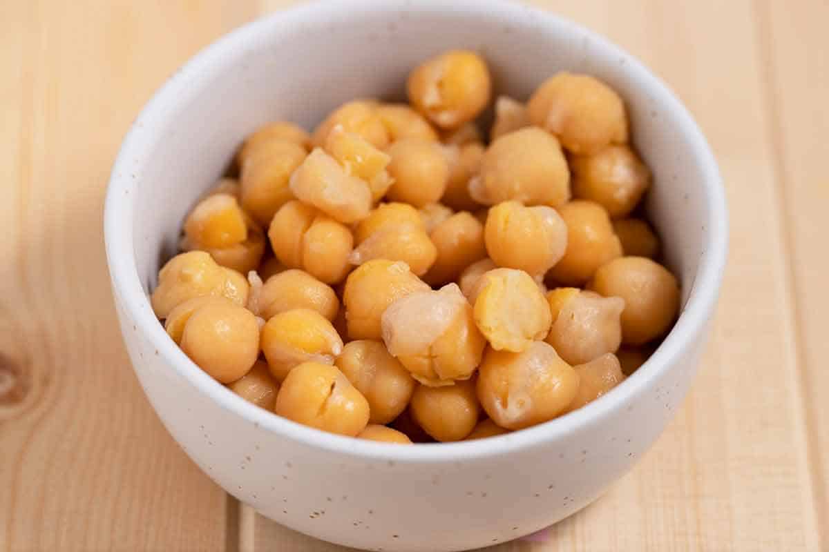 Bowl of chickpeas that were soaked in plain water.