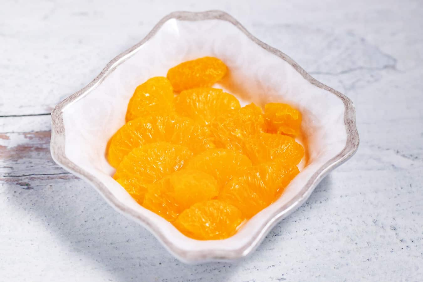 mandarin oranges in bowl