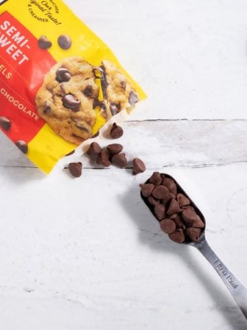 1 tablespoon of chocolate chips with bag