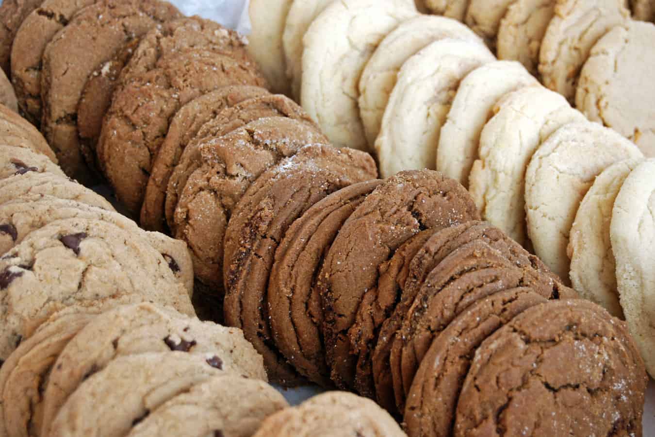 Mixed rows of cookies.