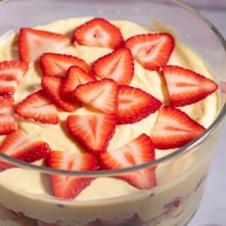 classic strawberry banana pudding in a trifle dish