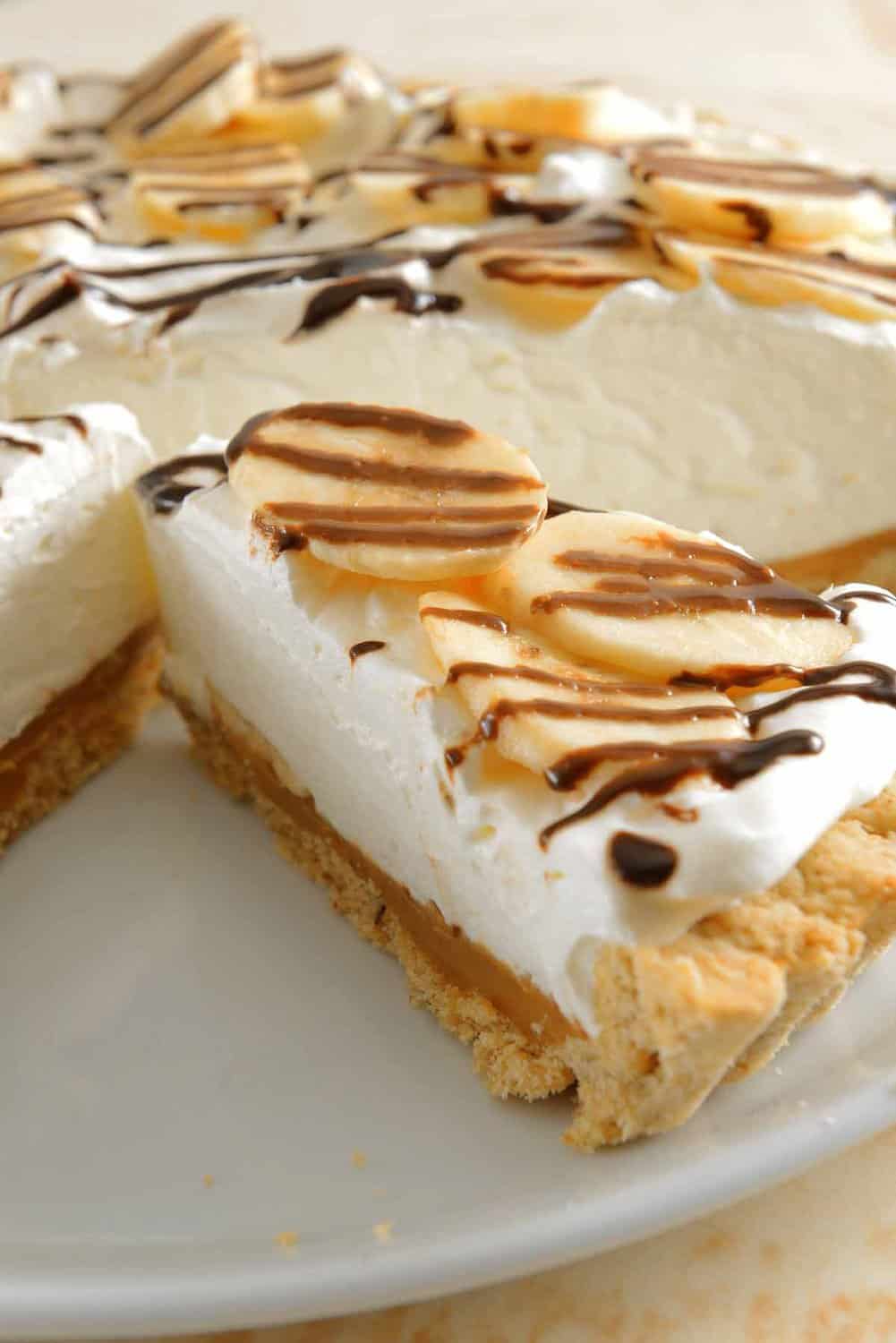 Slice of banana pudding pie.