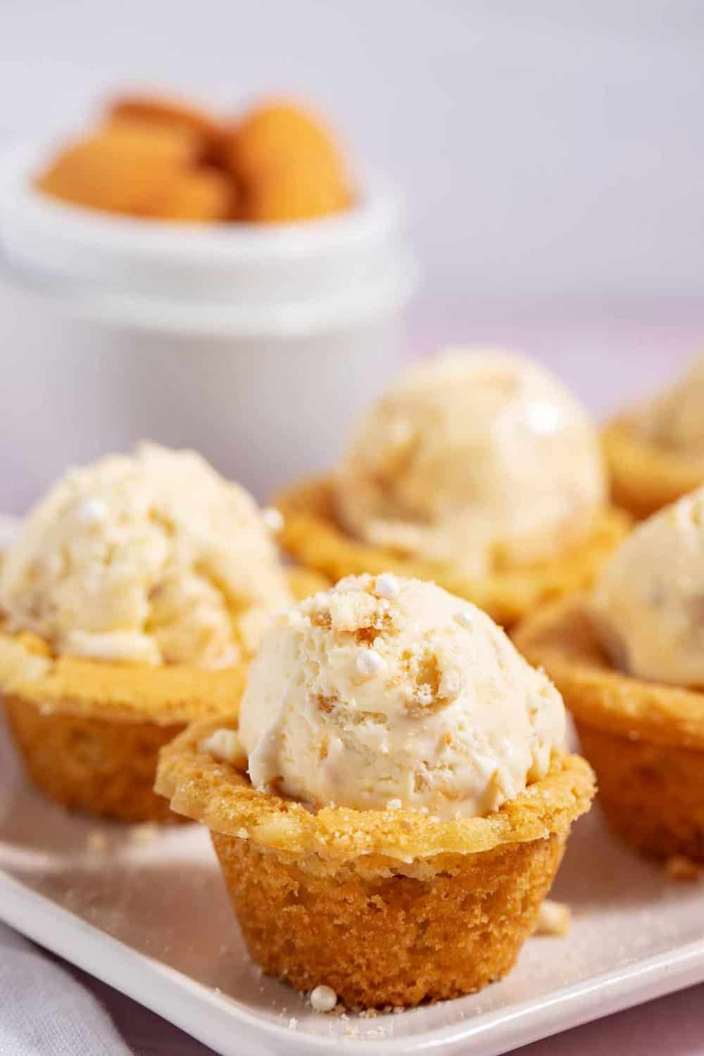 Banana pudding in cookie cups.