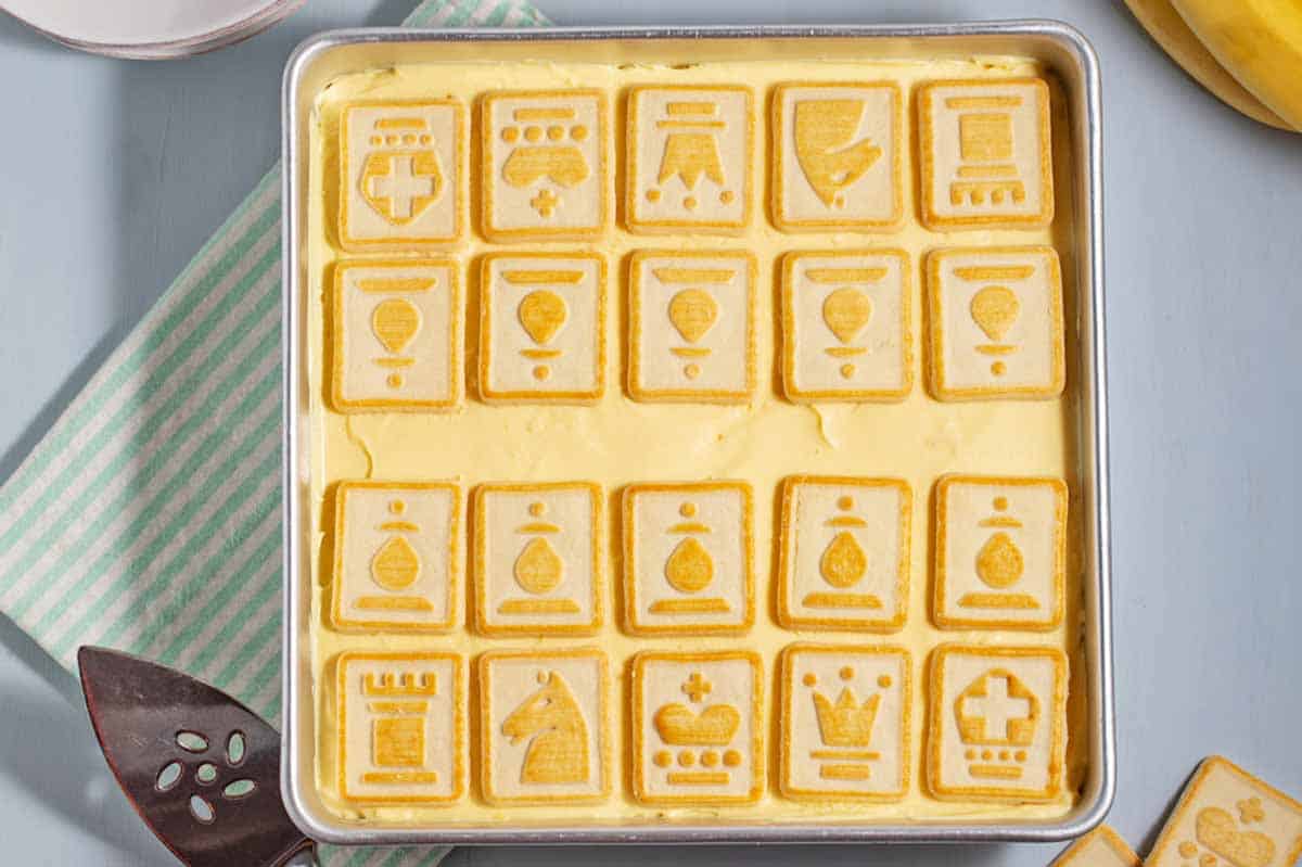 cream cheese banana pudding with chessmen cookies