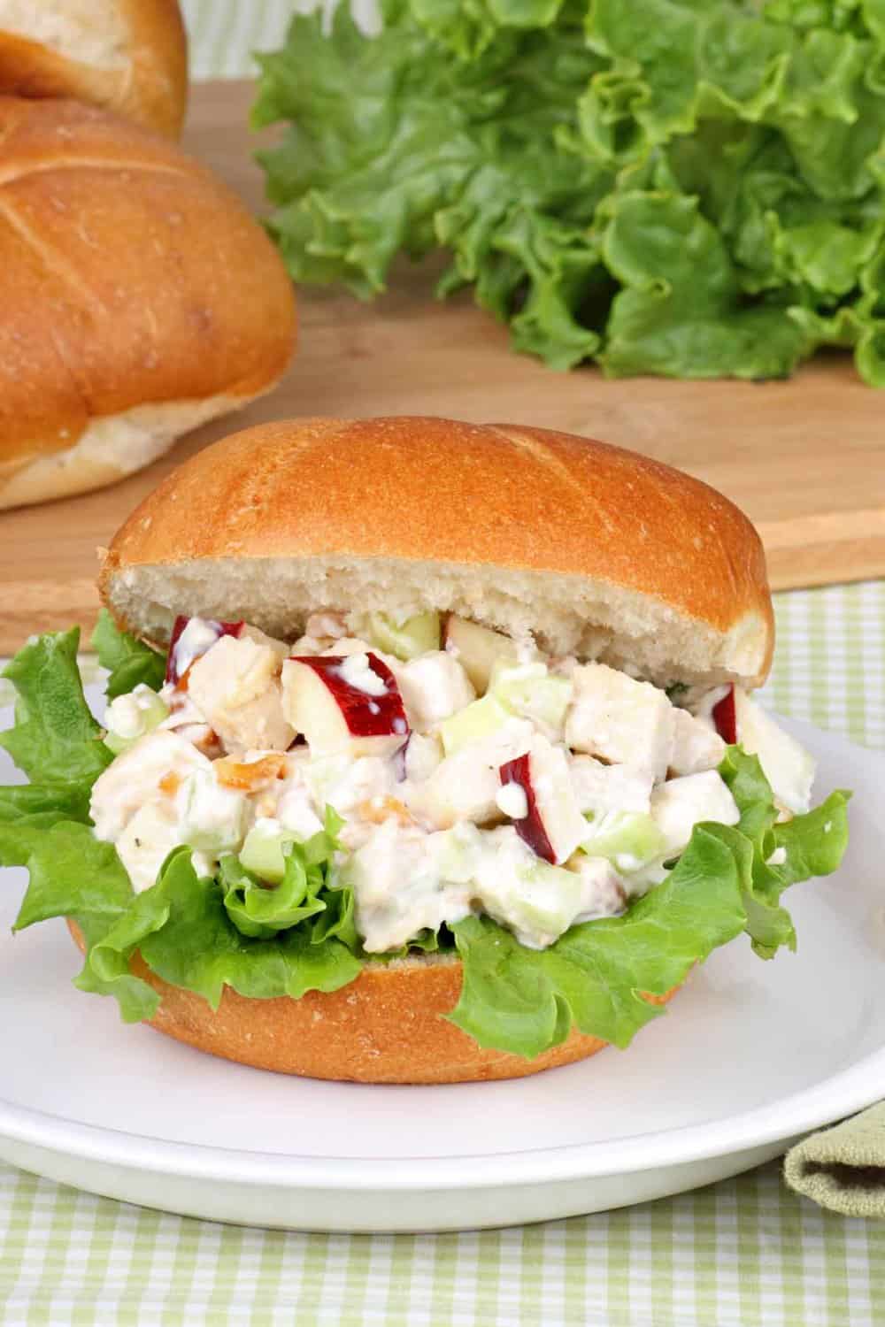 lettuce as a chicken salad sandwich topping