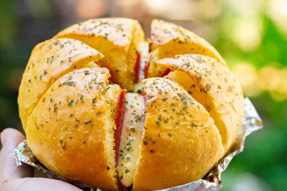 Korean cream cheese garlic bread.